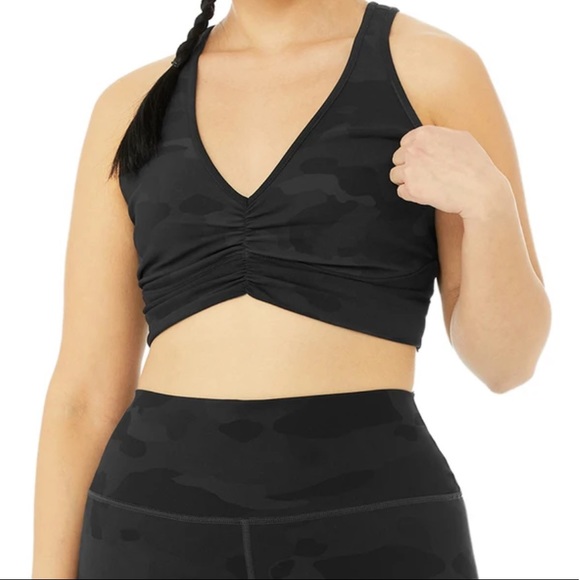 New alo yoga Wild Thing Vapor Bra in Army Print - Picture 8 of 8